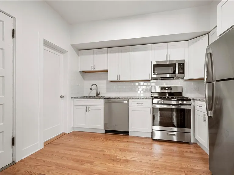 3449 N Seminary Ave #3 — Photo 2