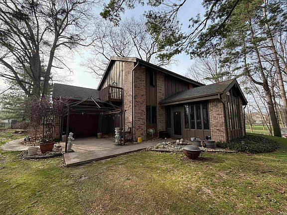 3rd image of 51262 Shady Ln