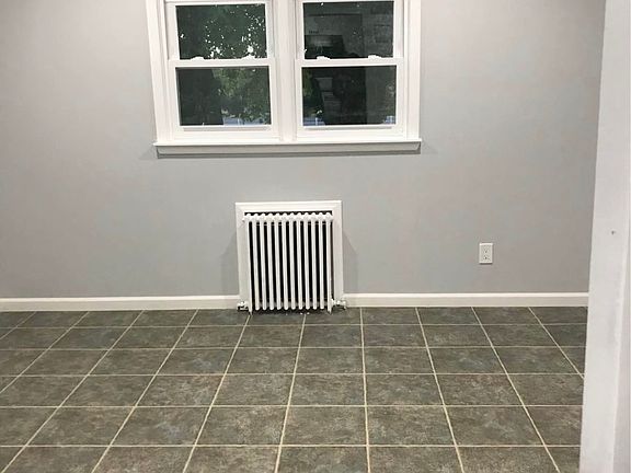 4th image of 98 Larch St