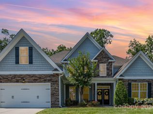 4515 Sunprince Dr, Harrisburg, NC 28075