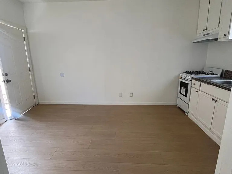 842 Alamitos Ave — Photo 19