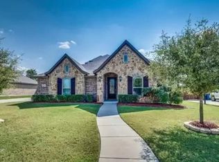 204 Debbie Way, Red Oak, TX 75154