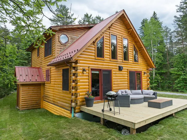 66 Station St, Lake Placid, NY 12946