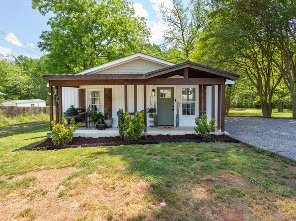 3121 6th Ave N, Pell City, AL 35125