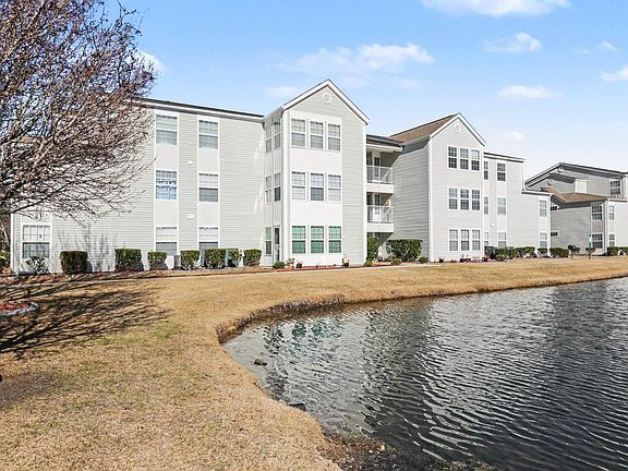 4th image of 2268 Clearwater Dr. #G