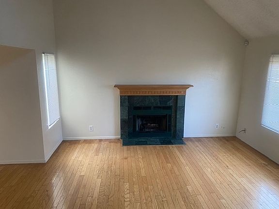 3rd image of 166 Serpentine Dr