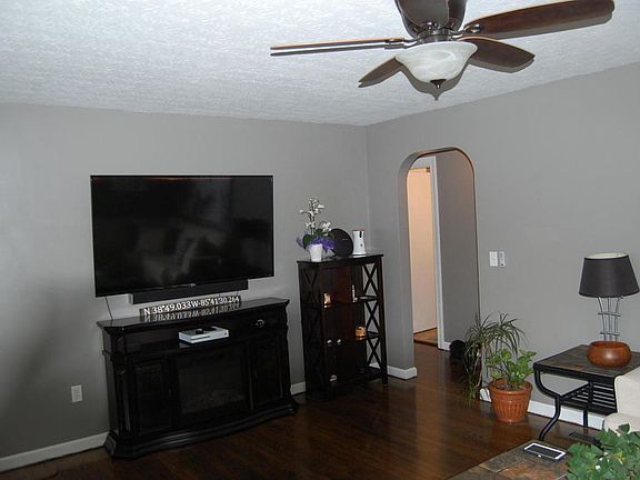 3rd image of 253 Lee Villa Cir