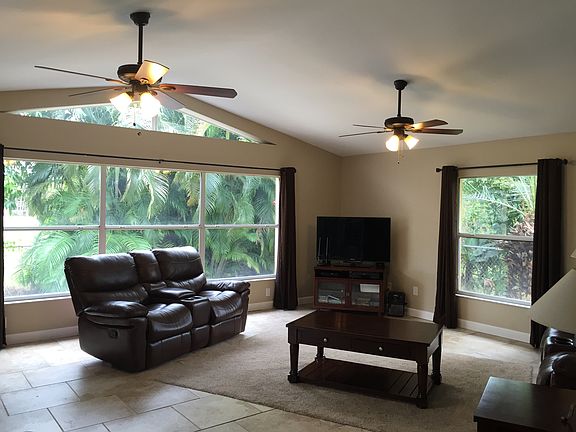 5th image of 2527 SW 28th Pl