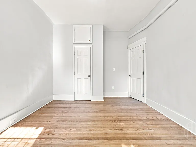 204 E 31st St #1 — Photo 11