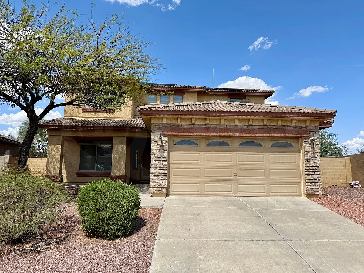 3 bed, 2.5 bath, 2437 sqft, $2,500 — Photo 3