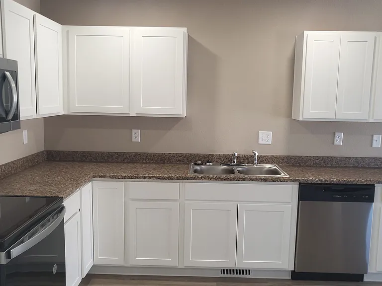 565 S Aguilar Dr — Photo 7