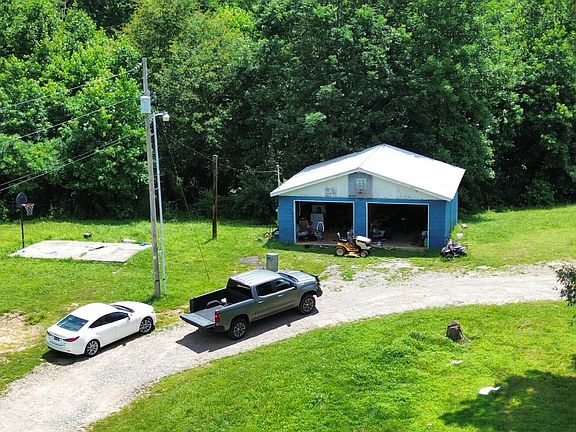 5th image of 44 Woodlawn Dr