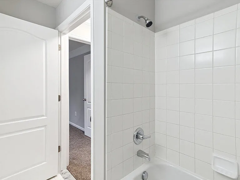 1 Bedroom - 1 Bed / 1 Bath - 961 Sq.Ft.