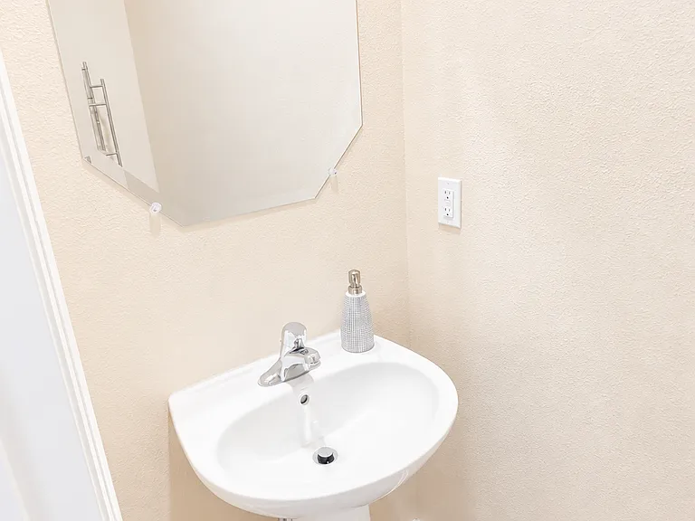 7804 Merchants Way — Photo 5