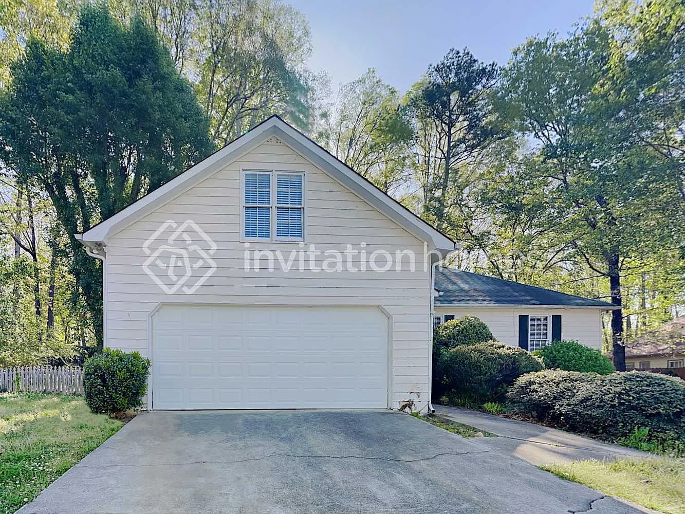 561 Black Creek Dr Lawrenceville, GA 30044 — Photo 1
