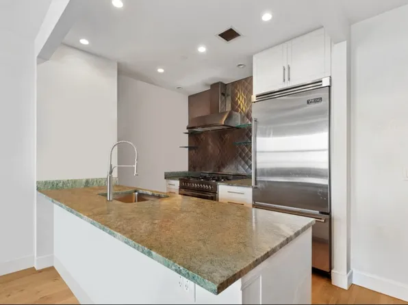 1 Hanson Place image 4 of 25