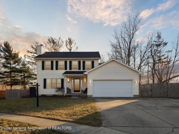 5211 Otter Dr, Lansing, MI 48917