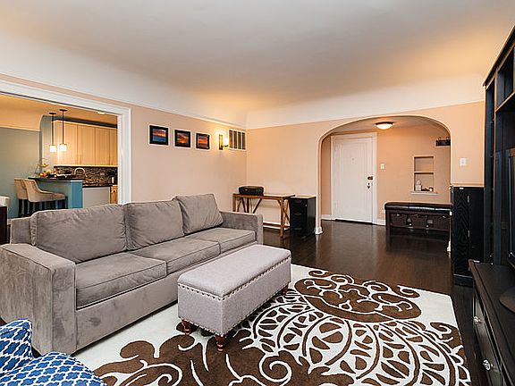 2nd image of 1130 W Washington Blvd #1A