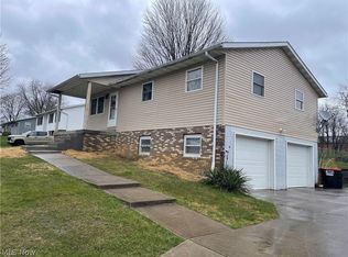3730 Mona Dr, Zanesville, OH 43701
