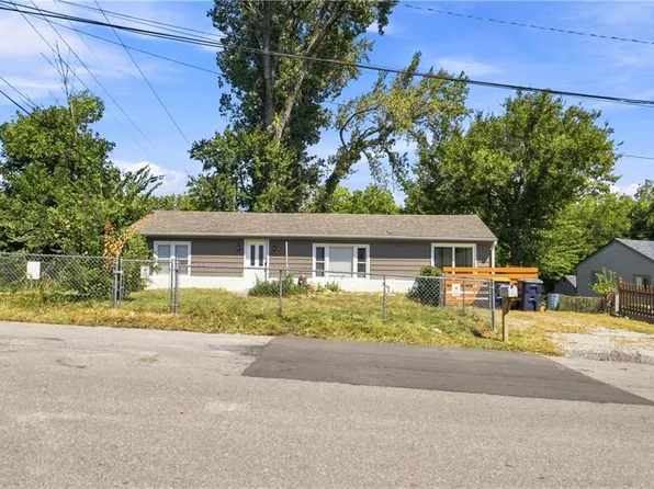 8804 E 47th St, Kansas City, MO 64129