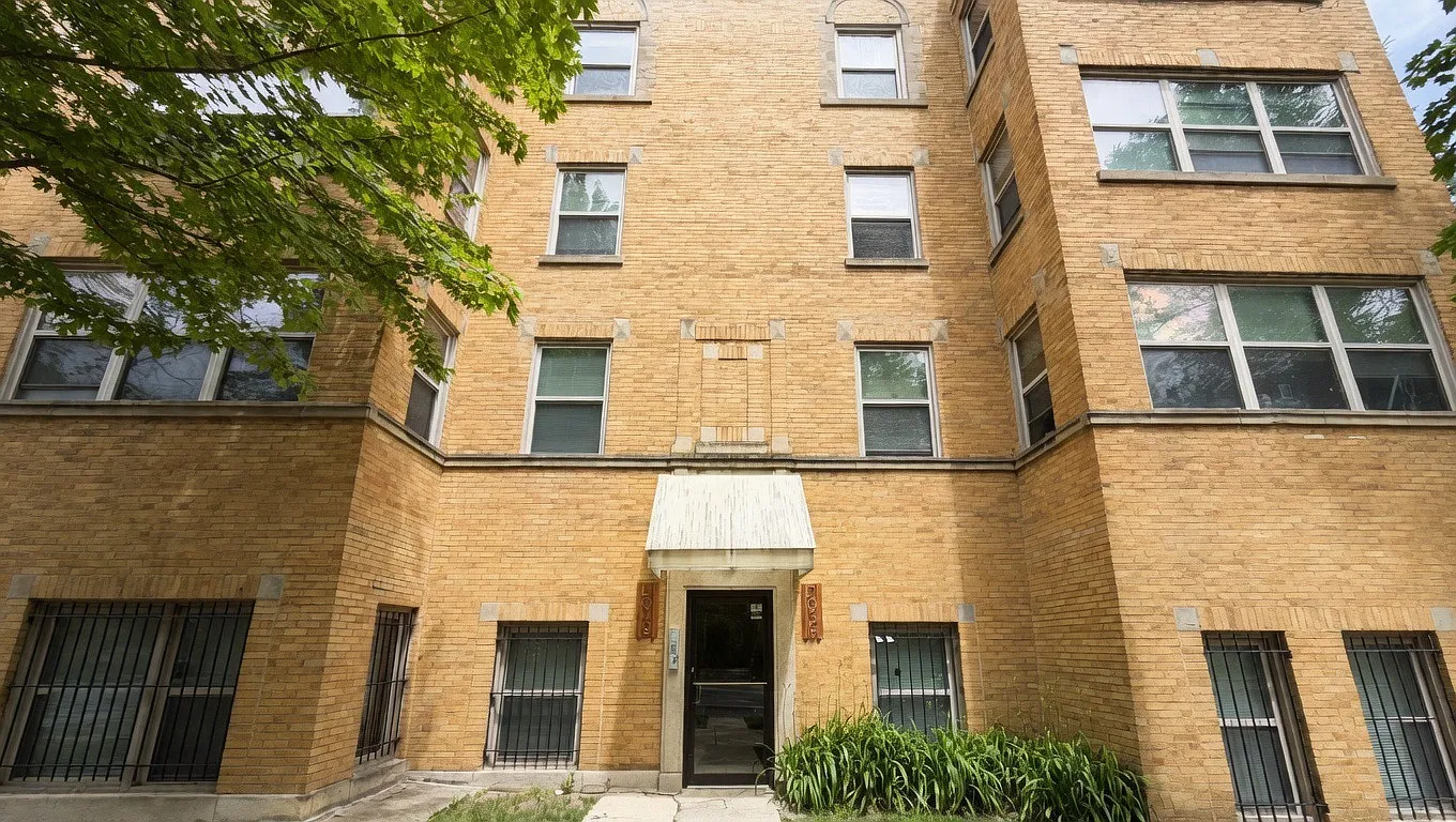 2046 W Touhy Ave — Photo 1