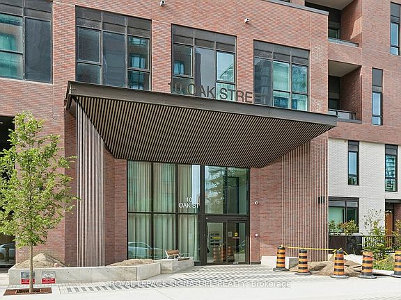 2nd image of 10 Oak St #809