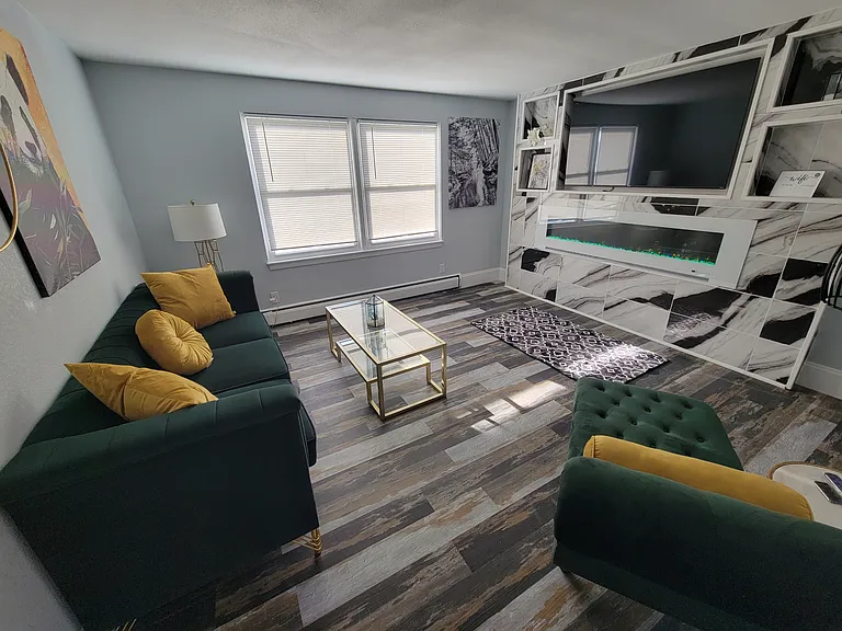 405 S Railroad St #3 — Photo 9