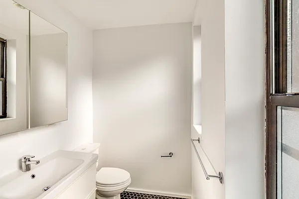 Rented by MNS | media 32