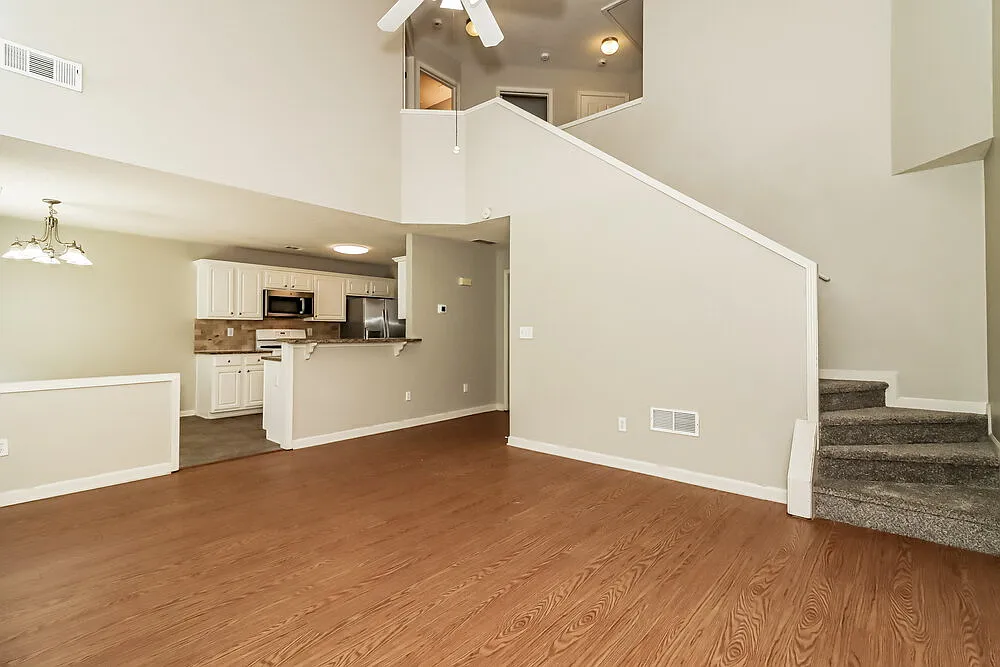 3 bed, 2.5 bath, 1798 sqft, $2,250 — Photo 4
