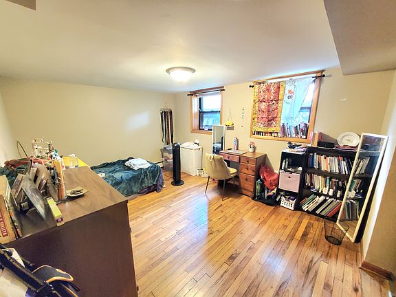5th image of 4744 N Artesian Ave #G