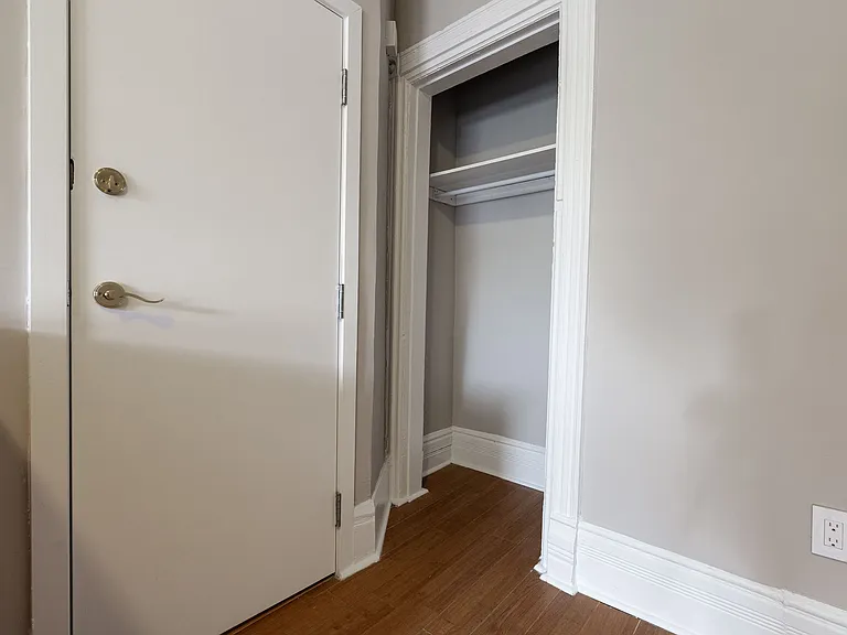 160 Huron St — Photo 26