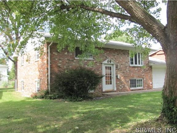 4th image of 826 Amherst Dr