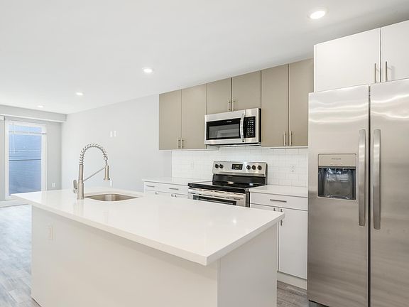5th image of 2500-02 N Mascher St #7