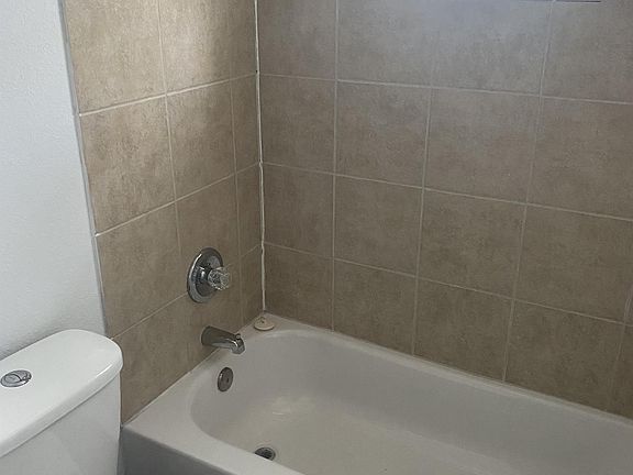 4th image of 512 W Green Ave #5