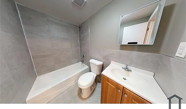 32 Broad St #3 — Photo 8