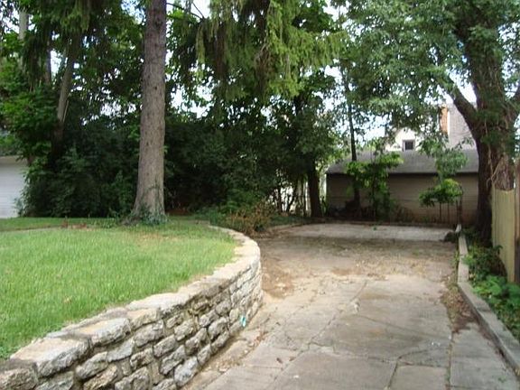 4th image of 1828 Tilden Ave