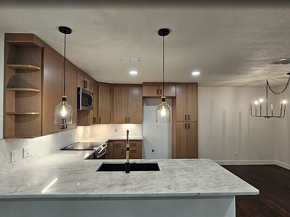 3rd image of 1001 E Star St