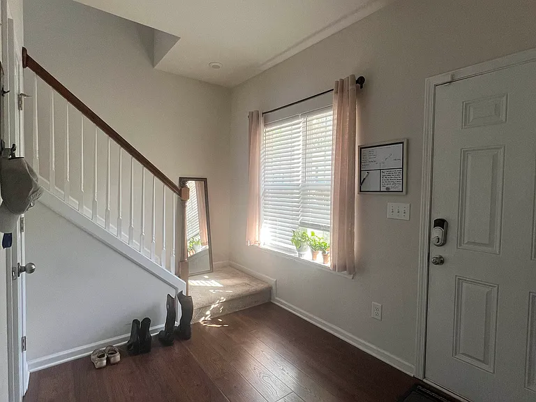 9330 Grand Valley Dr — Photo 2