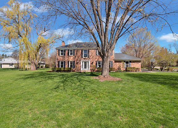 2nd image of 1212 Saint James Pl