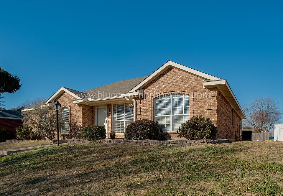 1st image of 10490 Castle Dr