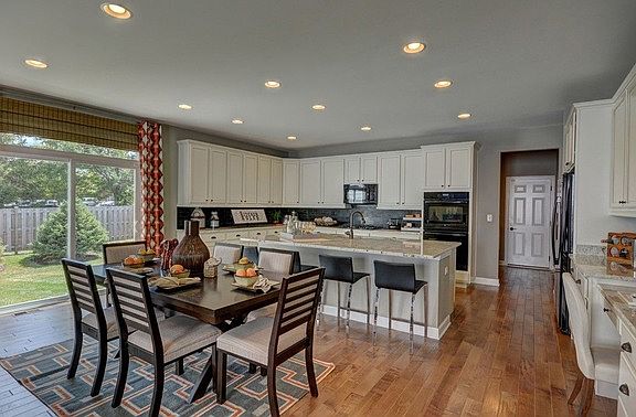 4th image of 1312 E Christina Ct Lot 3