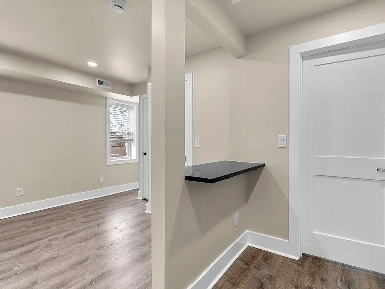 3150 Buena Vista Ter SE — Photo 11