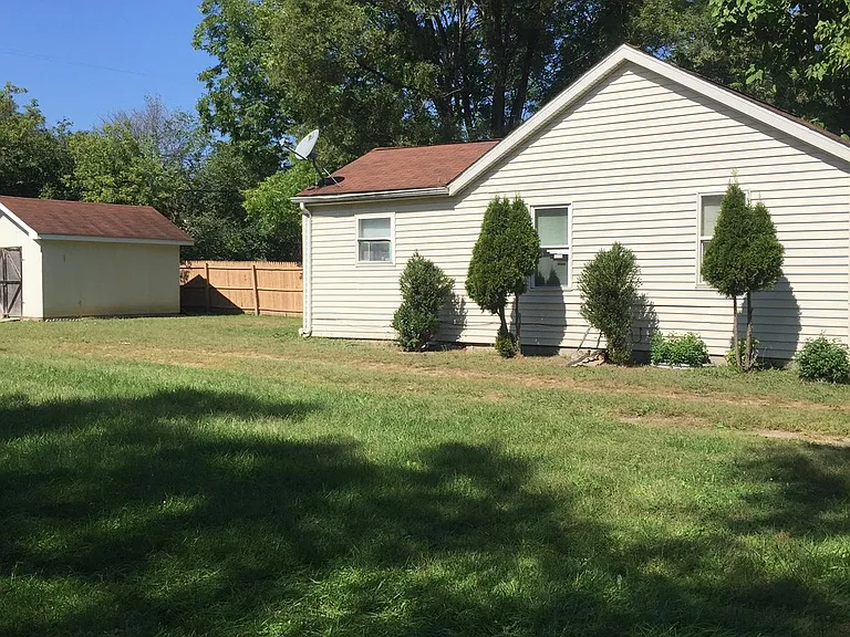 22485 Tulane Ave — Photo 3