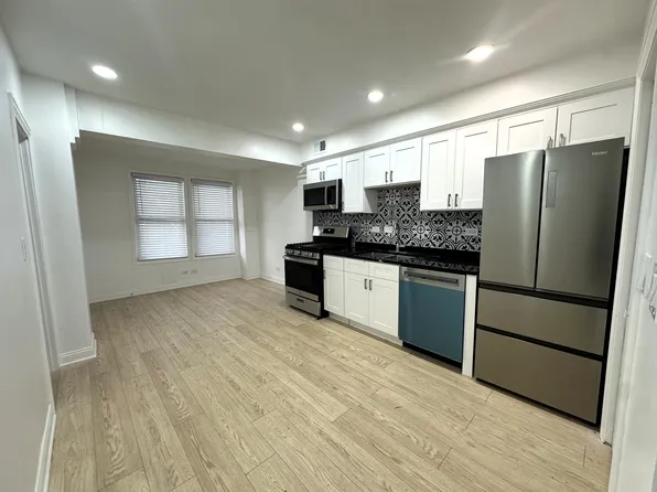 1507 W Nelson St #1, Chicago, IL 60657