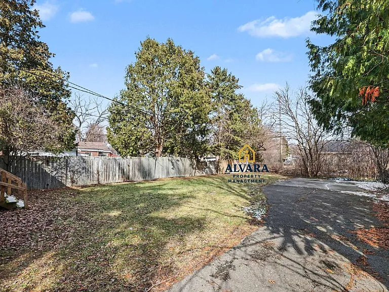 5164 Hereford St — Photo 17