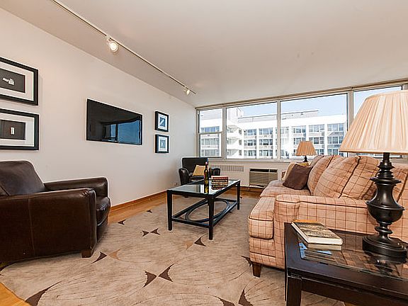 3rd image of 4250 N Marine Dr APT 2709