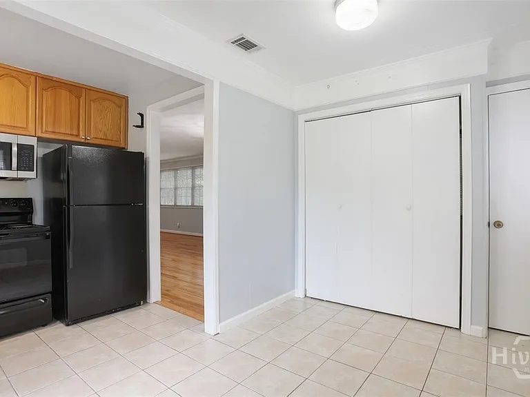 317 Oxford Dr — Photo 13