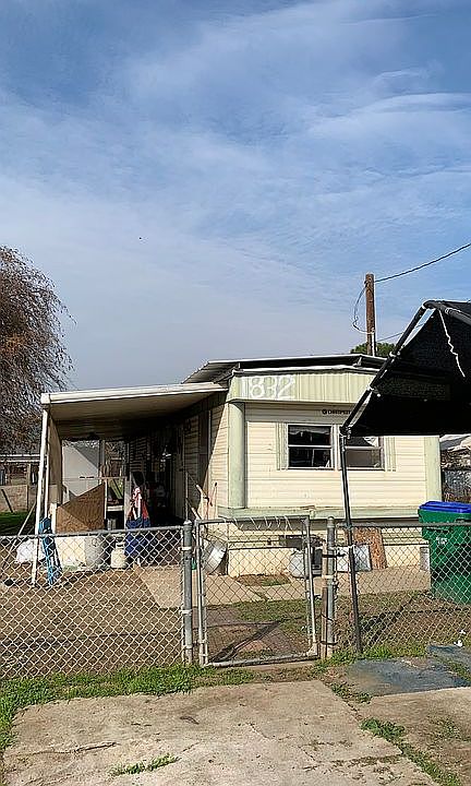 2nd image of 1832 Crabtree Ave #1-2