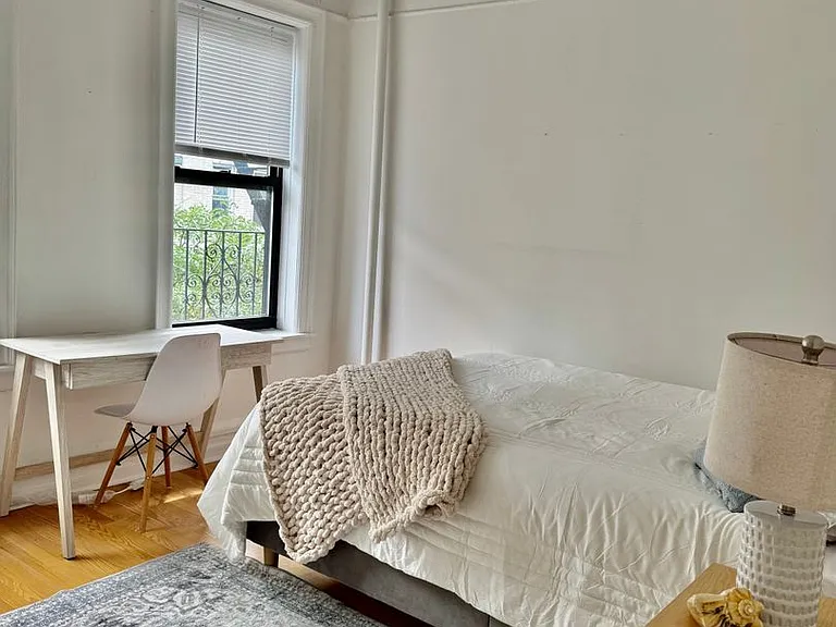 2403 Cambreleng Ave — Photo 28