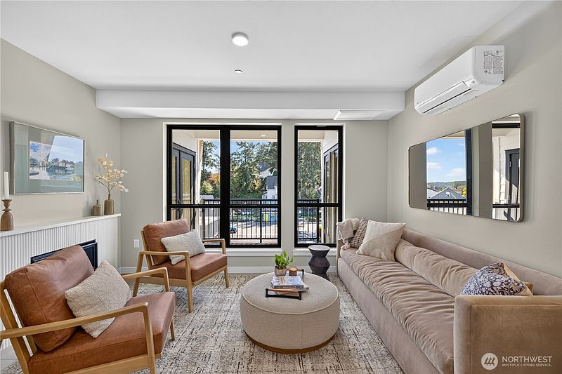 5th image of 306 Center Street #301
